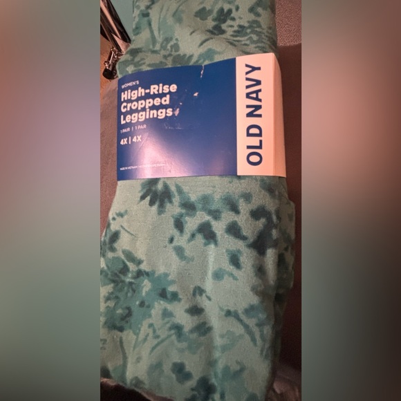 4X High Rise Cropped Printed Old Navy Leggings - Picture 4 of 5